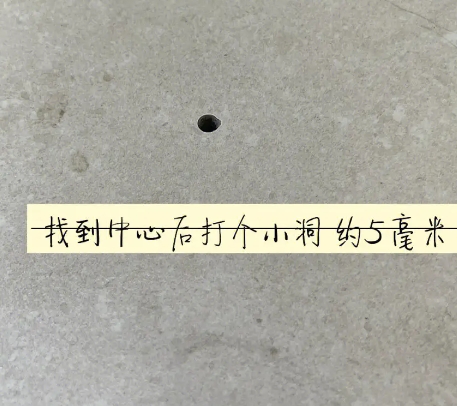 伊川瓷砖空鼓维修公司专业解答在瓷砖铺贴过程中，如果砂料搅拌不均匀，将会带来以下问题